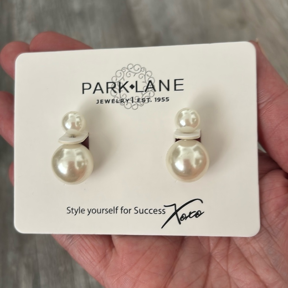 Dovey Earrings Pearl